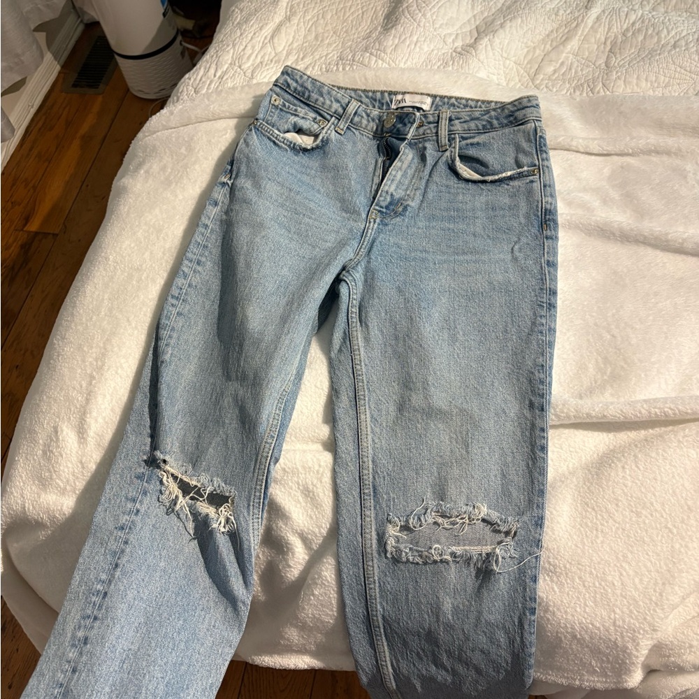 ZARA Stylish Light Blue Distressed Women Jeans